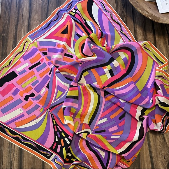 Emilio Pucci Vintage Vibrant Abstract Pattern Scarf - Picture 2 of 5